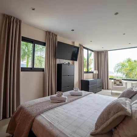 Βίλα Luxe Detached Julia Tenerife *
